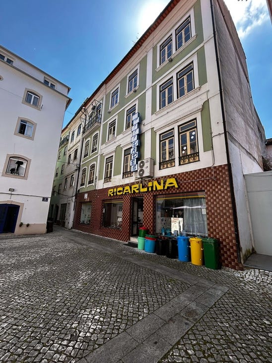 Propiedad comercial en Coimbra, Portugal 677 m² No. 242471