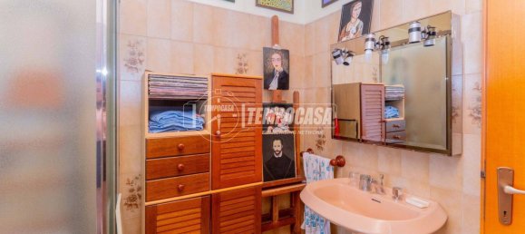 2 Schlafzimmer Haus in Bareggio, Italy, Nr. 300982 34