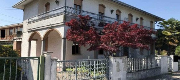 5 rooms Apartment in Lendinara, Italy No. 58124 12