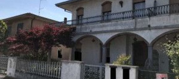 5 rooms Apartment in Lendinara, Italy No. 58124 13