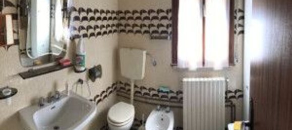 5 rooms Apartment in Lendinara, Italy No. 58124 9