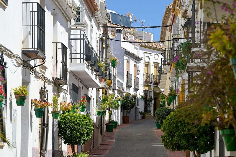 4 bedrooms Townhouse in Estepona, Spain No. 231708