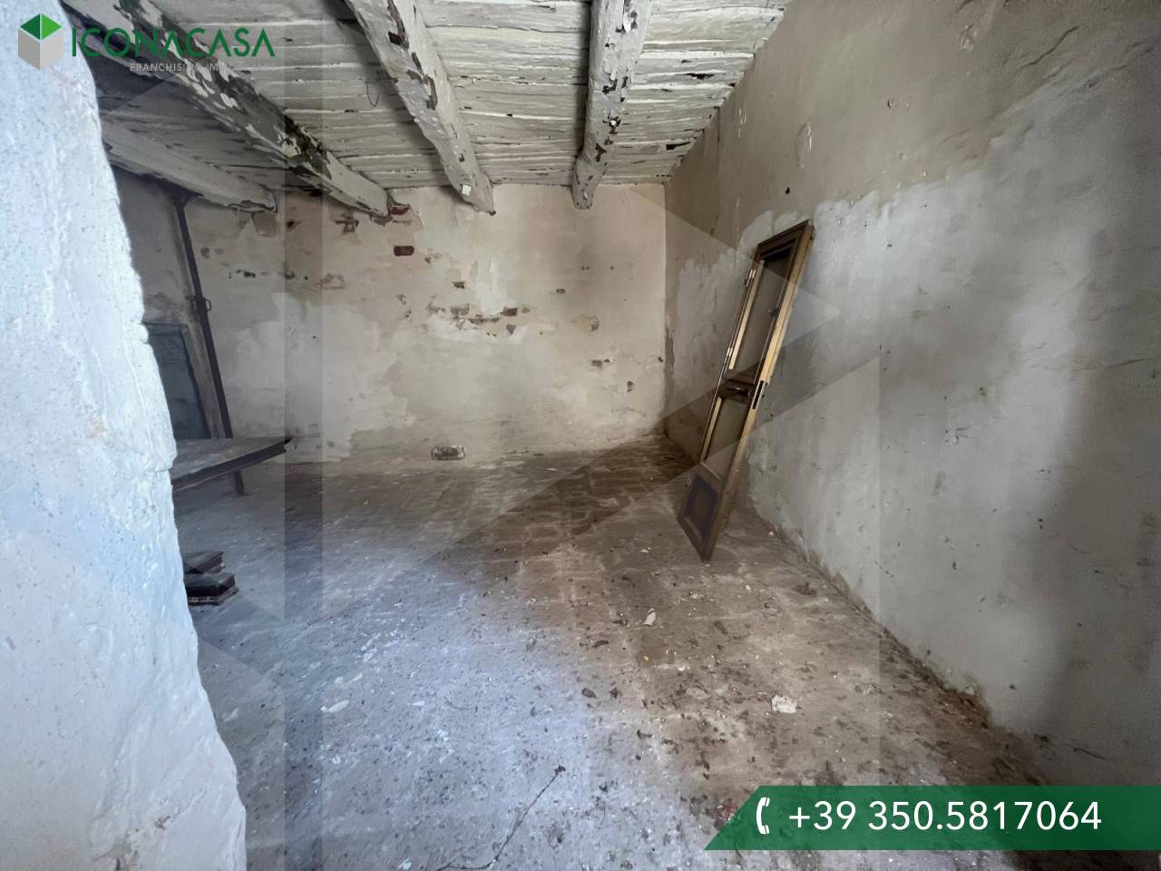 Склад с 1 комнатой в Вико дель Гаргано, Италия № 24157