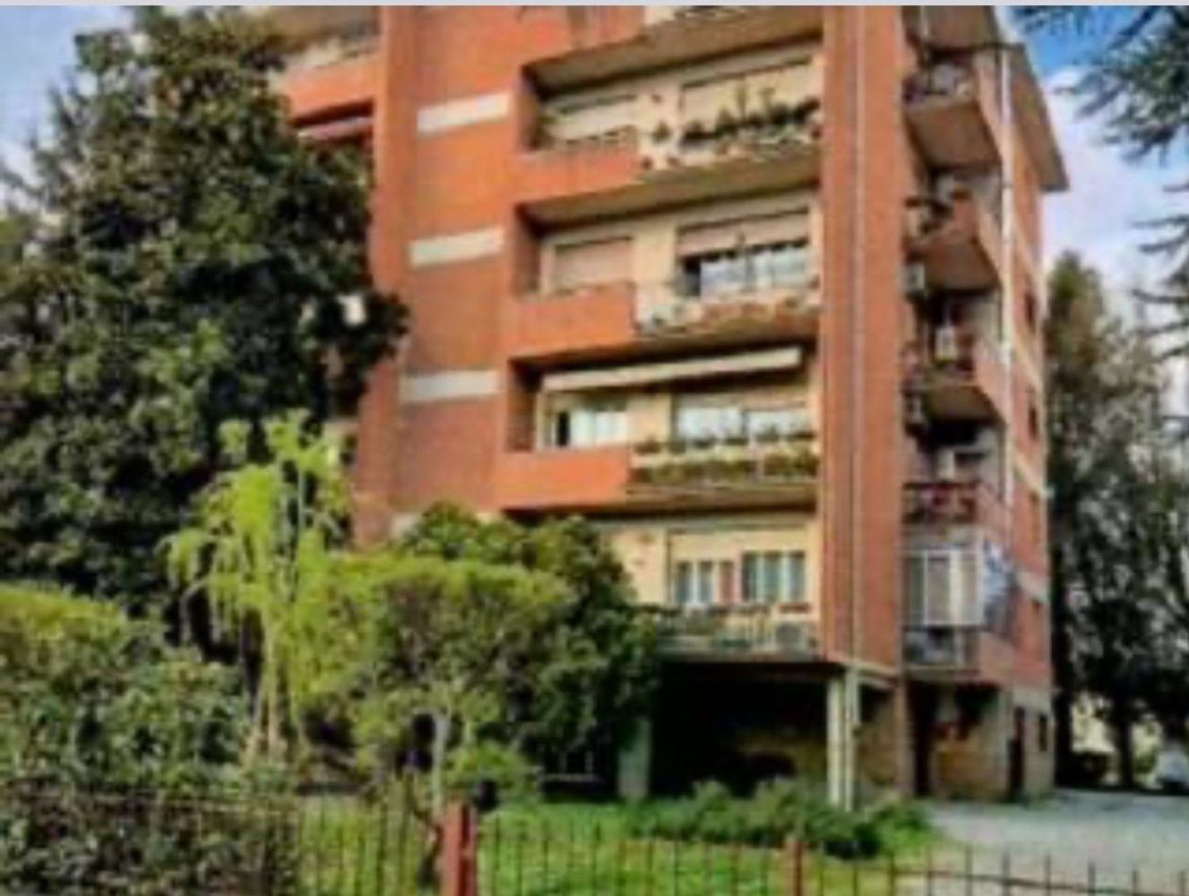 5 rooms Apartment in Lucca, Italy No. 283080