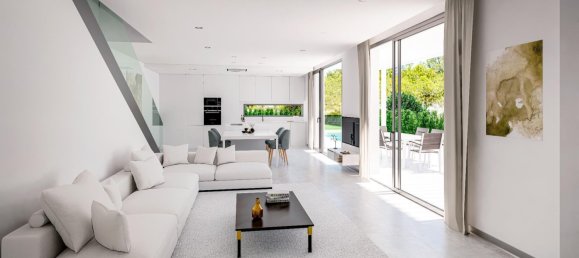 3 bedrooms Villa in Golf Bahia, Spain No. 10649 10