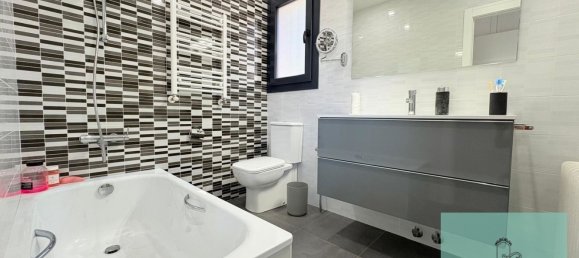 5 bedrooms House in Palleja, Spain No. 134352 4