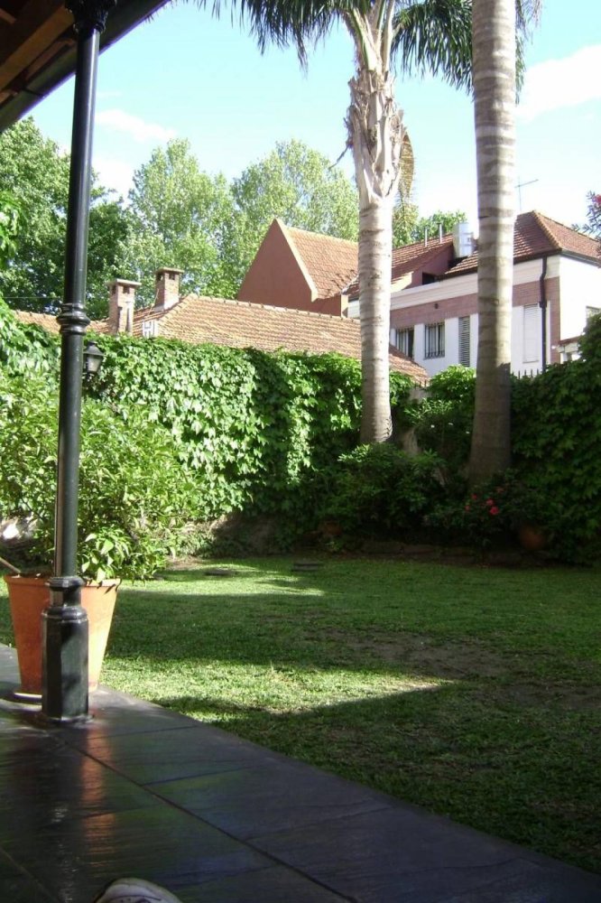 4 bedrooms House in Vicente Lopez, Argentina No. 20490