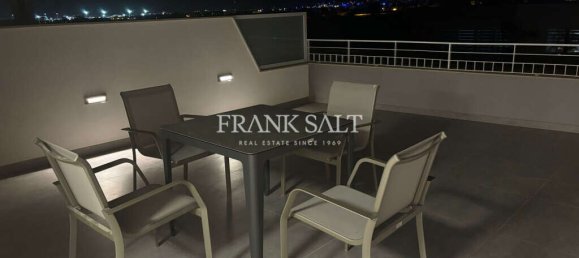 2 غرف نوم بانتهاوس في Qrendi, Malta رقم 8423 8