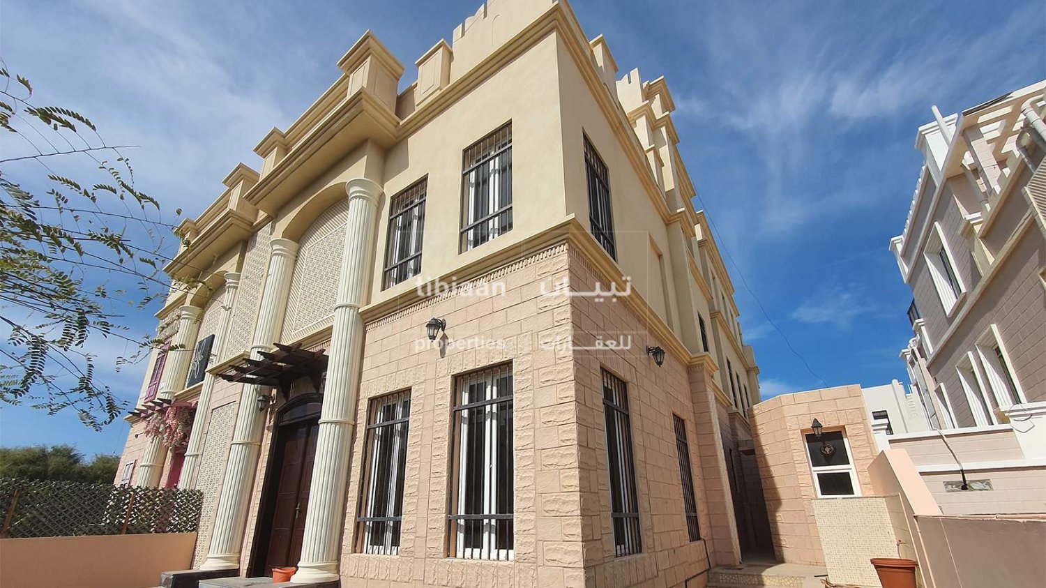 4 bedrooms Property in Muscat, Oman No. 577