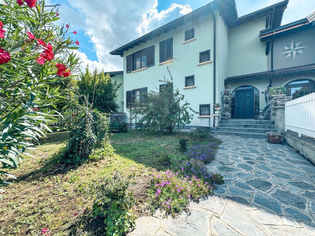 5 bedrooms House in Oleggio, Italy No. 376663