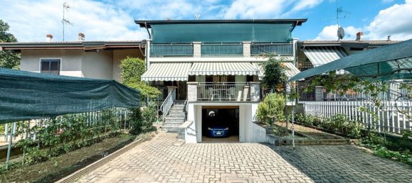 5 bedrooms House in Oleggio, Italy No. 376663 3