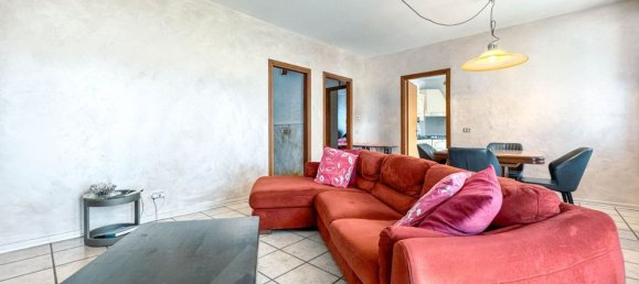 5 bedrooms House in Oleggio, Italy No. 376663 6