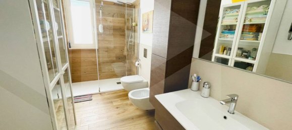 3 rooms Apartment in Valenzano, Italy No. 21337 13