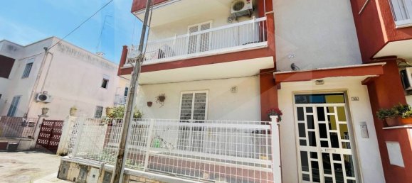 3 rooms Apartment in Valenzano, Italy No. 21337 5