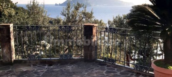 Villa de 2 dormitorios en Massa Lubrense, Italy No. 107012 9