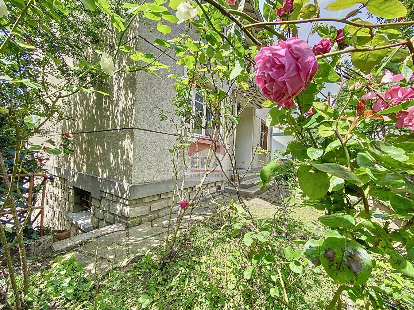 4 غرف نوم منزل في Suresnes, France رقم 321136