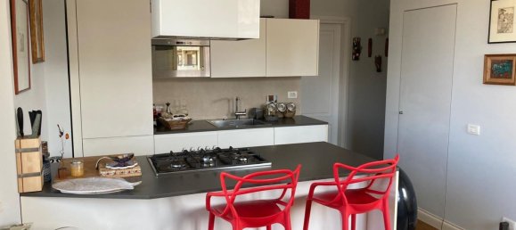 2 rooms Apartment in Florence, Italy No. 49585 3