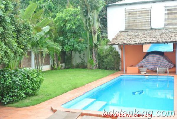 Вилла с 4 спальнями в Тэйхо, Вьетнам № 7151