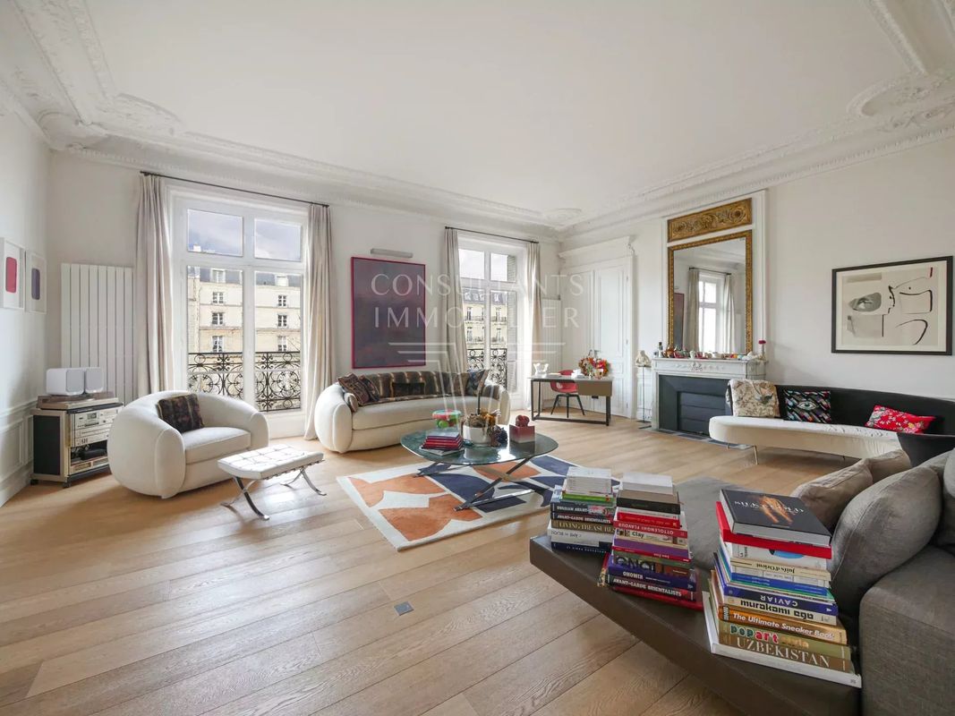 4 bedrooms Apartment in Paris, France No. 120810