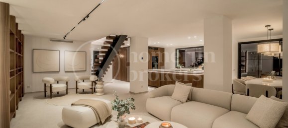 5 bedrooms Villa in Marbella, Spain No. 53599 18