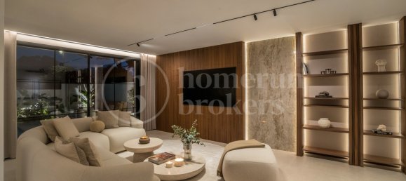 5 bedrooms Villa in Marbella, Spain No. 53599 21