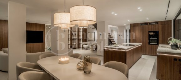 5 bedrooms Villa in Marbella, Spain No. 53599 25