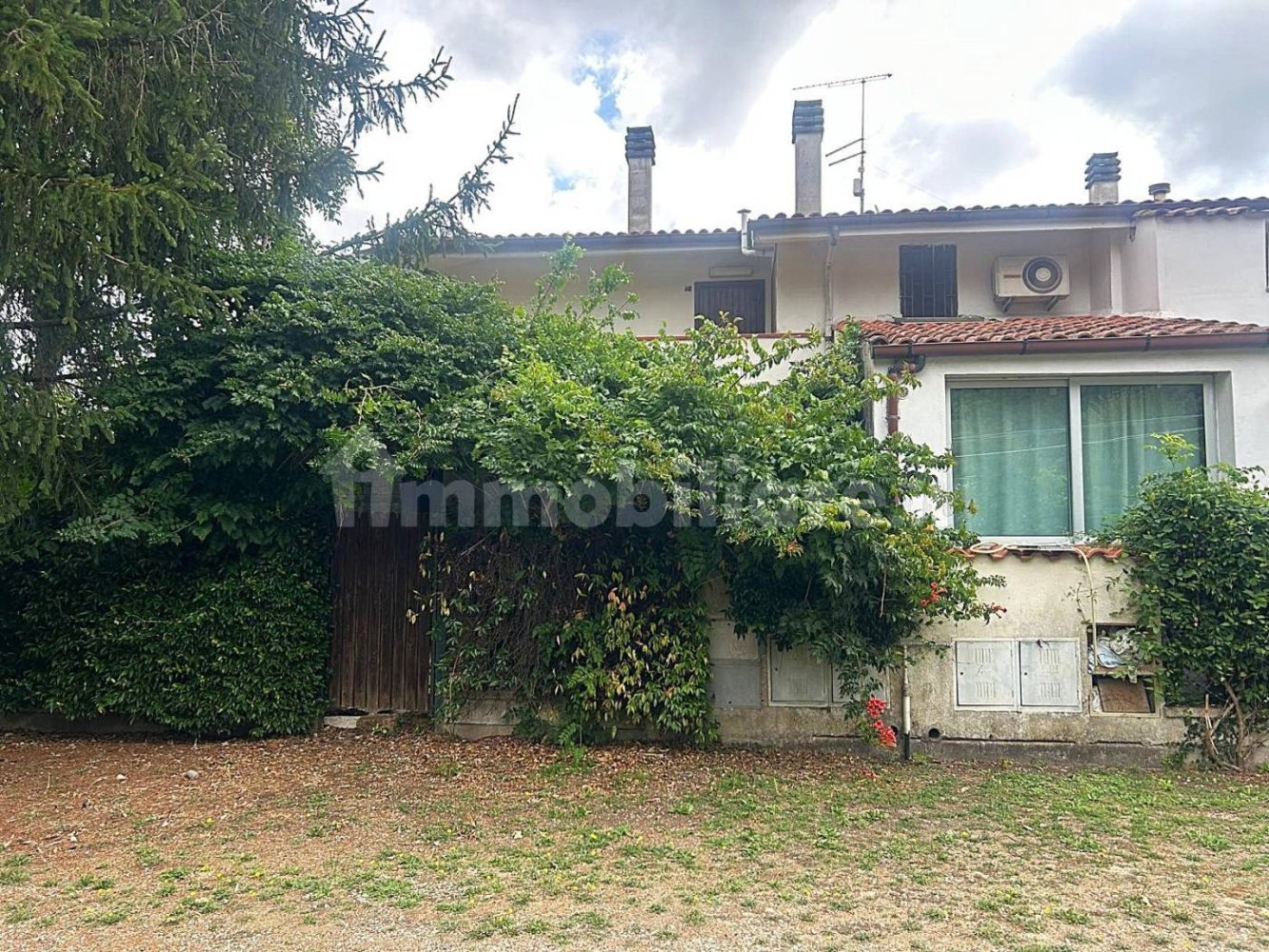 3 bedrooms Villa in Ronciglione, Italy No. 169647