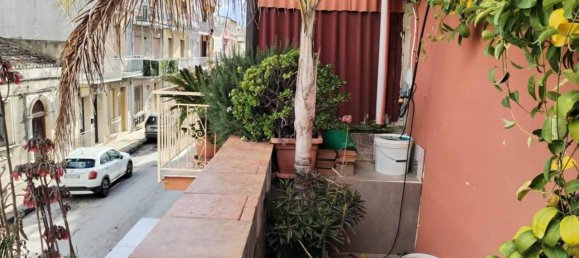 4-salle Maison à Floridia, Italy No. 33763 2