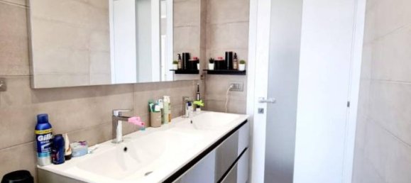 3-salle Appartement à Savona, Italy No. 136522 25