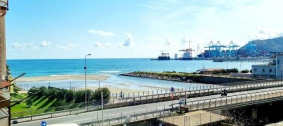 3-salle Appartement à Savona, Italy No. 136522 31