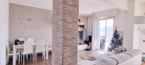 3-salle Appartement à Savona, Italy No. 136522 10