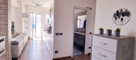 3-salle Appartement à Savona, Italy No. 136522 9