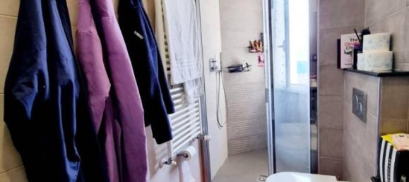 3-salle Appartement à Savona, Italy No. 136522 26