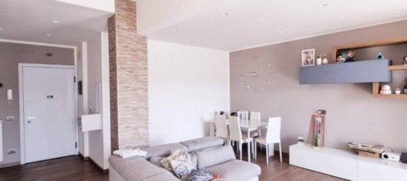 3-salle Appartement à Savona, Italy No. 136522 13