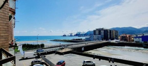 3-salle Appartement à Savona, Italy No. 136522 4