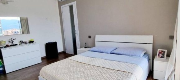 3-salle Appartement à Savona, Italy No. 136522 20