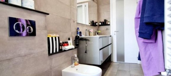 3-salle Appartement à Savona, Italy No. 136522 24