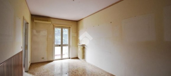 4 rooms Apartment in Ivrea, Italy No. 124298 8