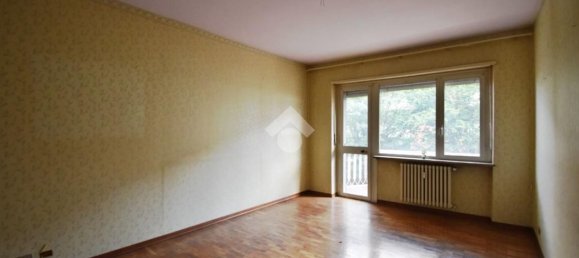 4 rooms Apartment in Ivrea, Italy No. 124298 2