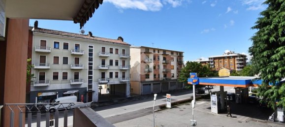 4 rooms Apartment in Ivrea, Italy No. 124298 14