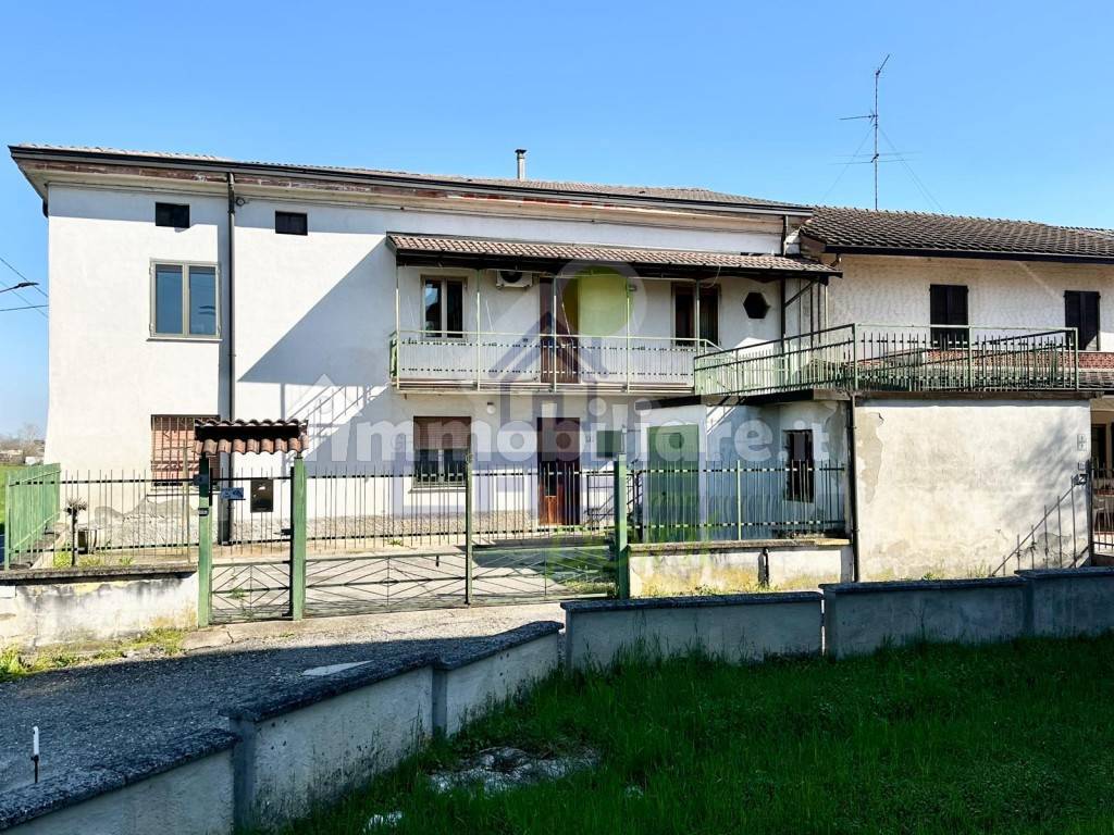 Дом с 3 спальнями в Пиццигеттоне, Италия № 125614