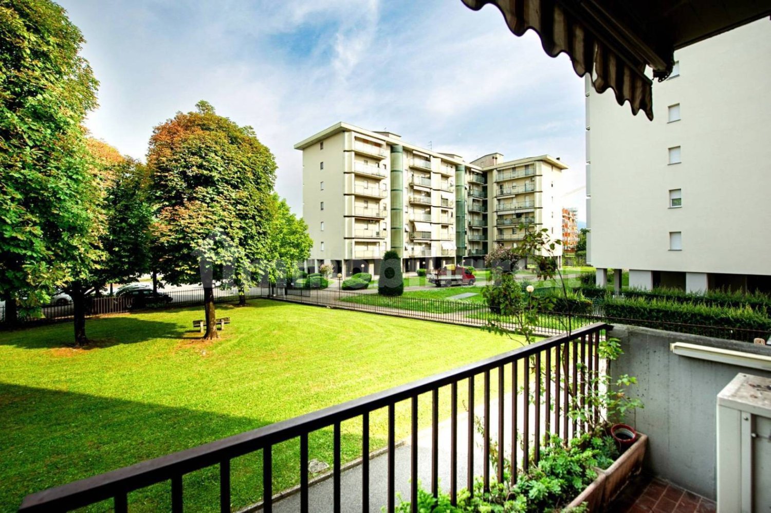 3 bedrooms Apartment in Bergamo, Italy No. 337999