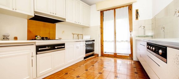 3 bedrooms Apartment in Bergamo, Italy No. 337999 8