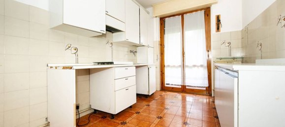 3 bedrooms Apartment in Bergamo, Italy No. 337999 6