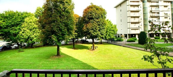 3 bedrooms Apartment in Bergamo, Italy No. 337999 2
