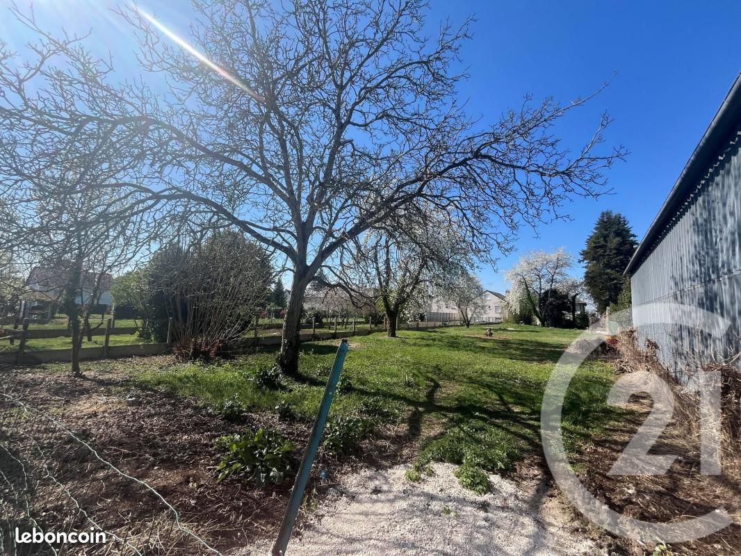  قطعة أرض في Epieds-en-Beauce, France 680متر مربع رقم 158415