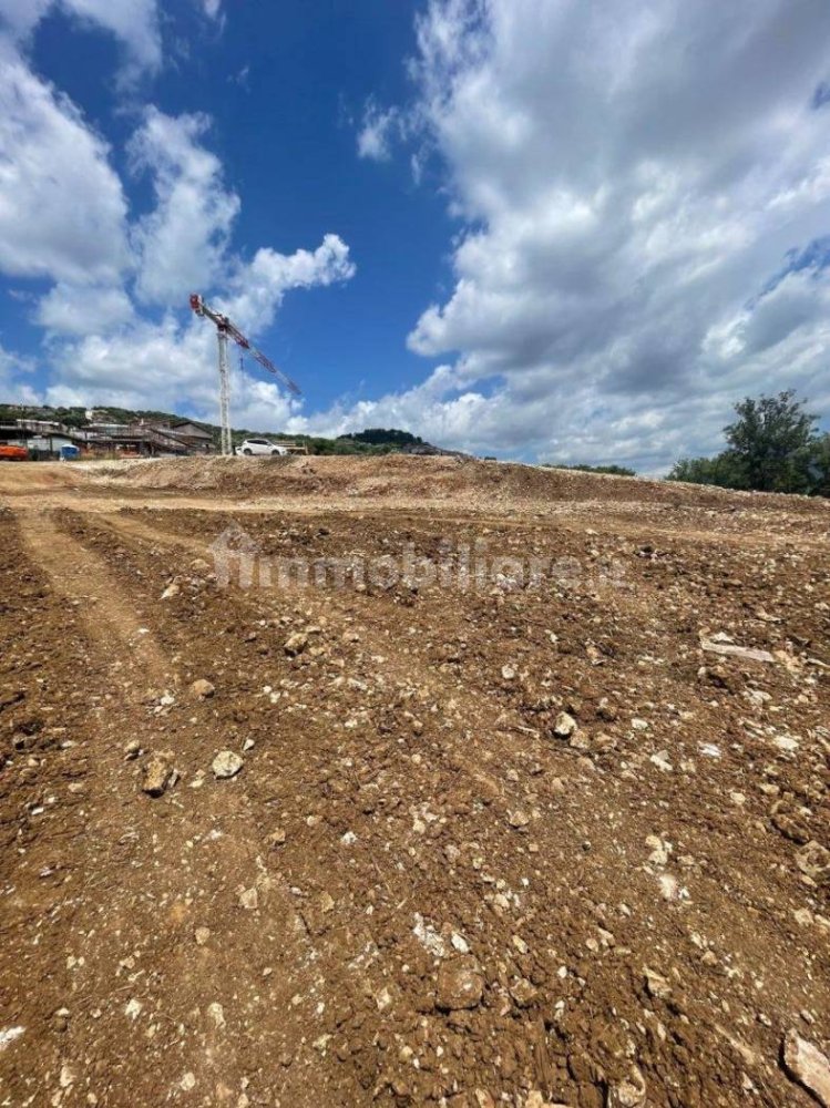 Terreno en Guidonia Montecelio, Italy 1630 m² No. 283888