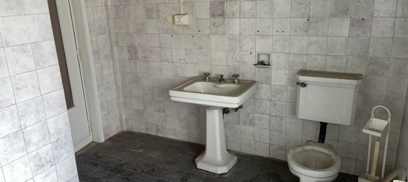 10 rooms Apartment in Pistoia, Italy No. 117078 23