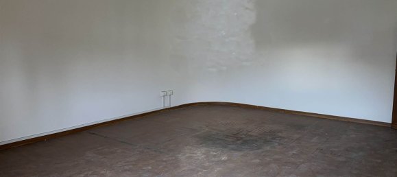 10 rooms Apartment in Pistoia, Italy No. 117078 8