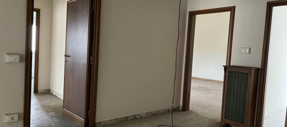 10 rooms Apartment in Pistoia, Italy No. 117078 11